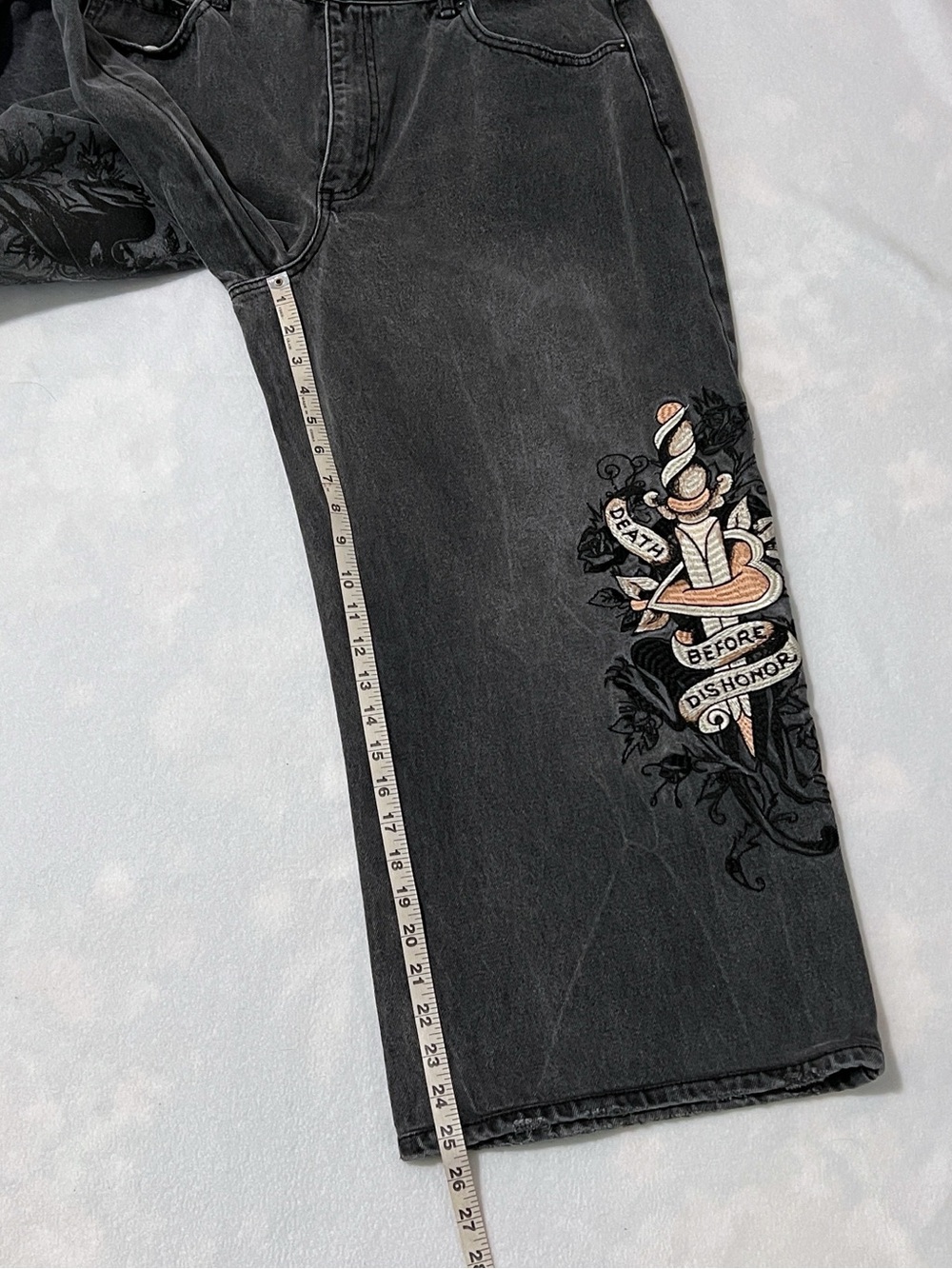 Ed Hardy Black Washed Jeans Embroidered Logo Wide Leg Size 34 Retro School - Picture 9 of 10